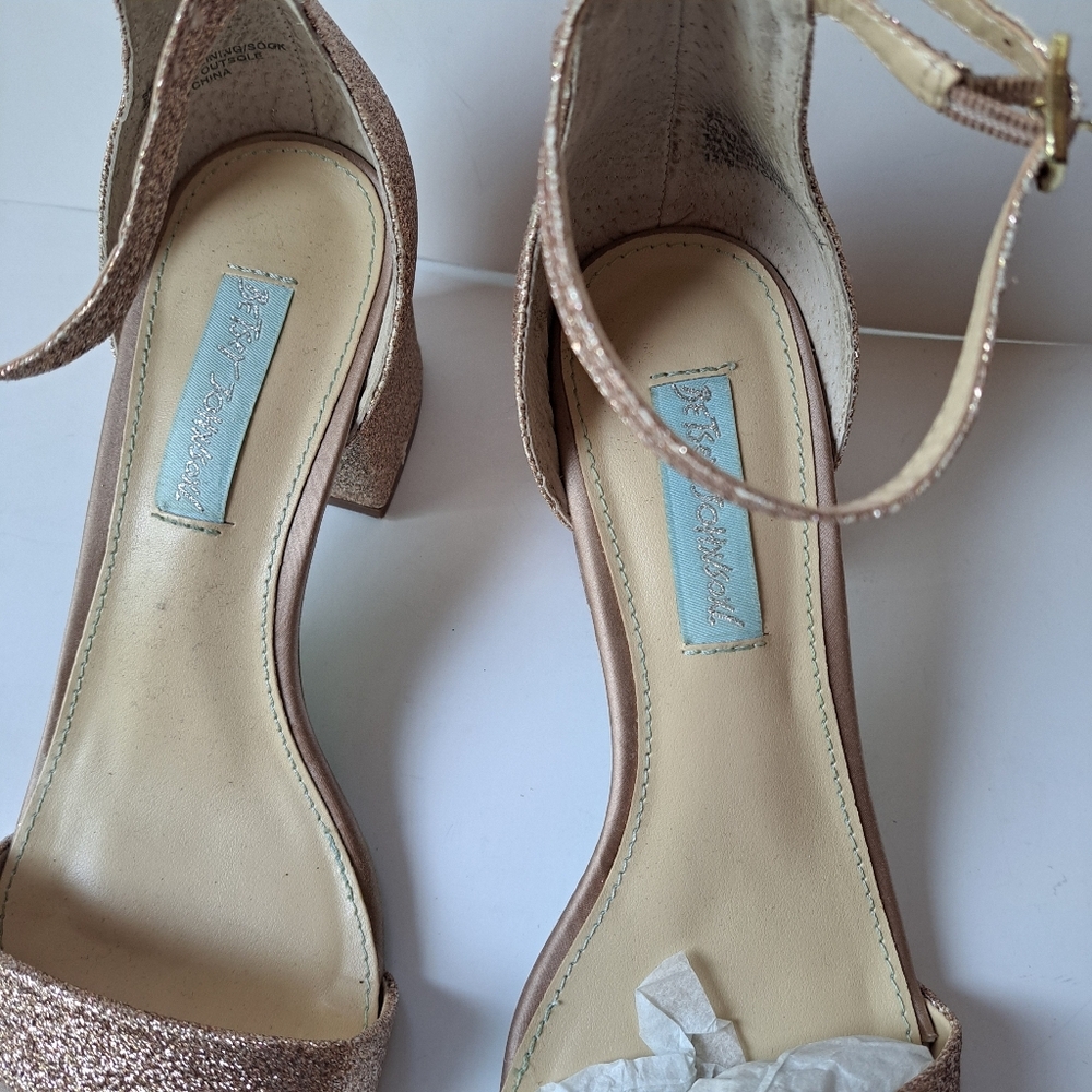 ☀️Betsey Johnson Mari Sandal  -  Color Champaign  - Sz 7.5 - Picture 6 of 14